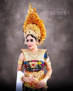 rias adat Bali
